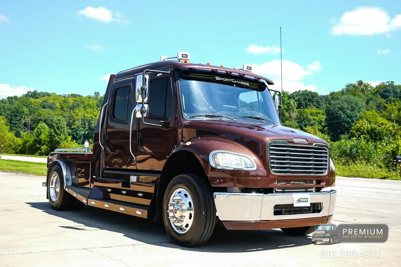 2016 Freightliner M2-106 SportChassis - Tow