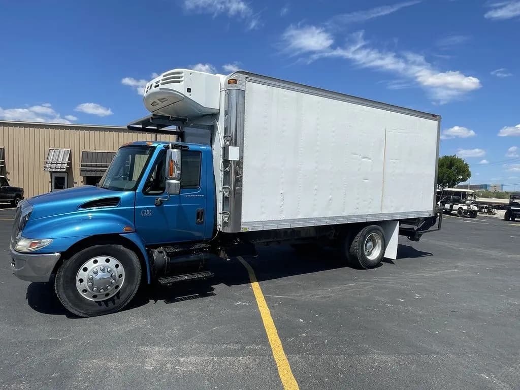 2006 International 4300 - Refrigerated