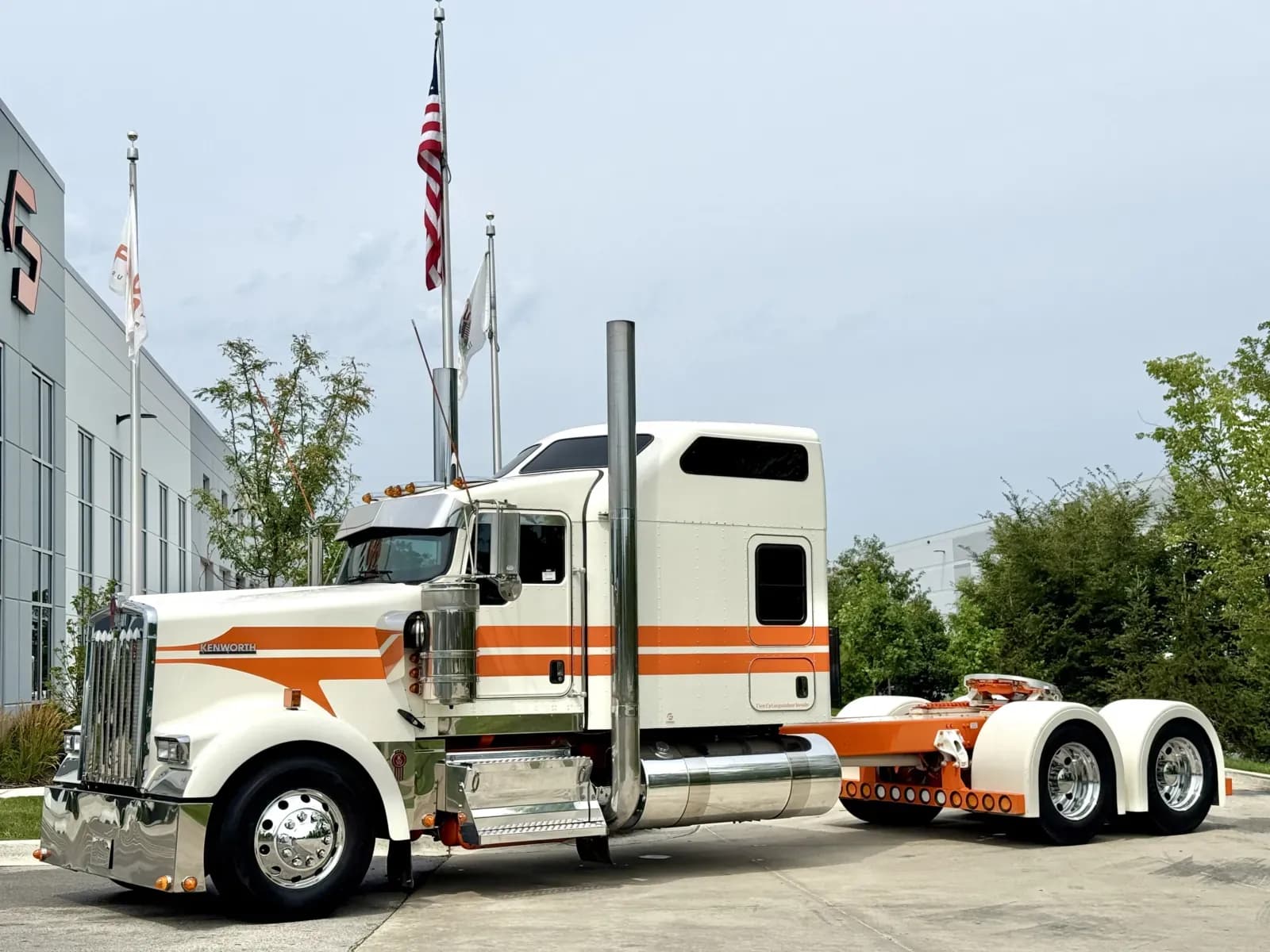 2020 Kenworth W900 - Glider Kit Trucks