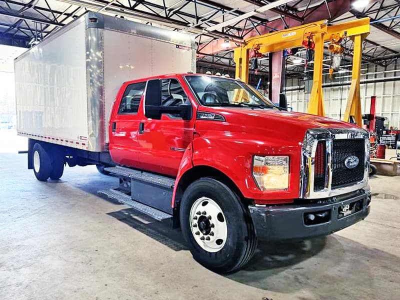 2019 Ford F750 CREW CAB - Pickup