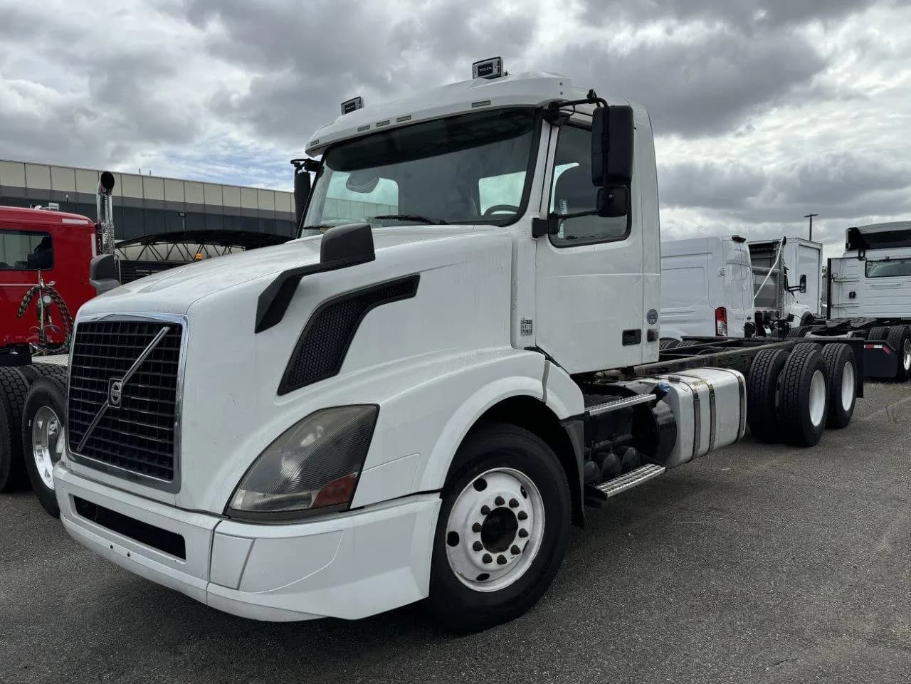 2017 Volvo VNL64