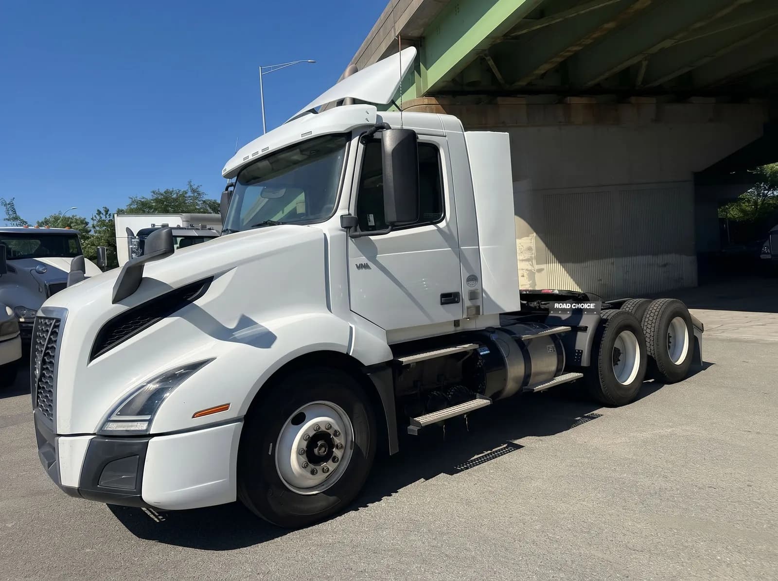 2019 Volvo VNL64T300