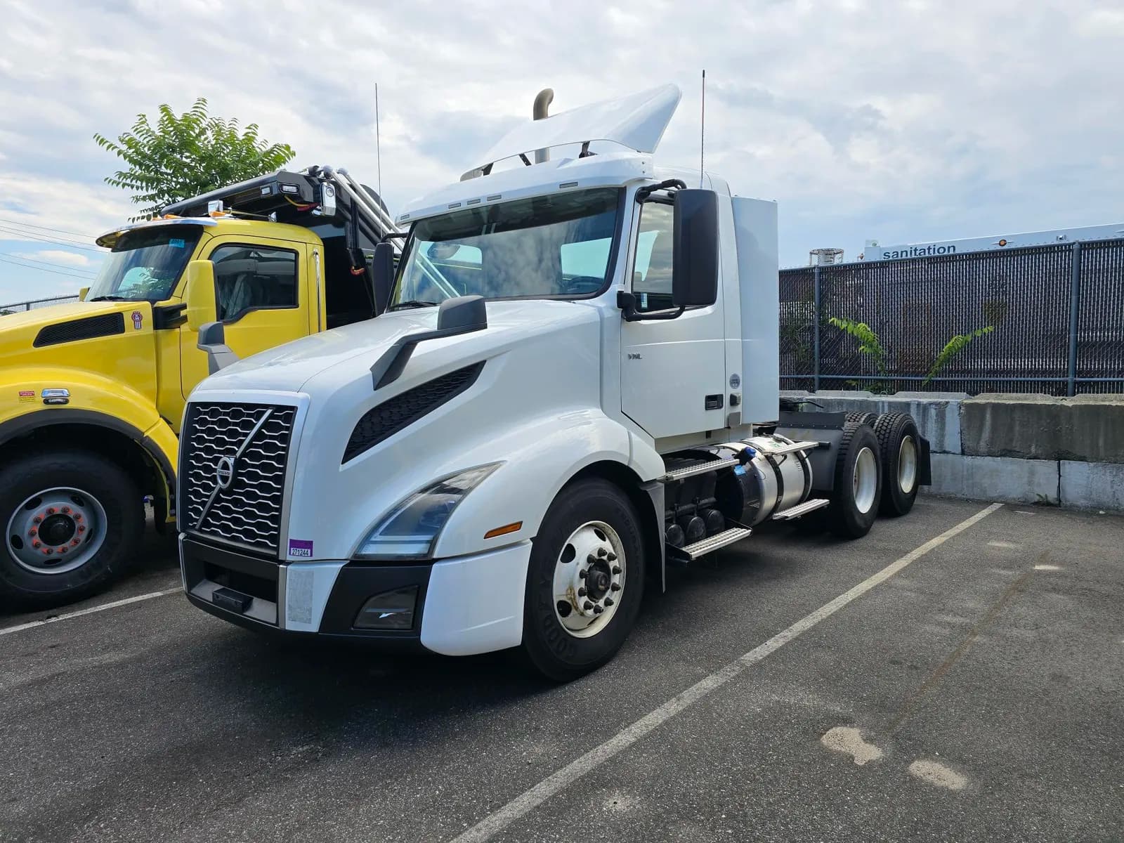 2019 Volvo VNL64T300