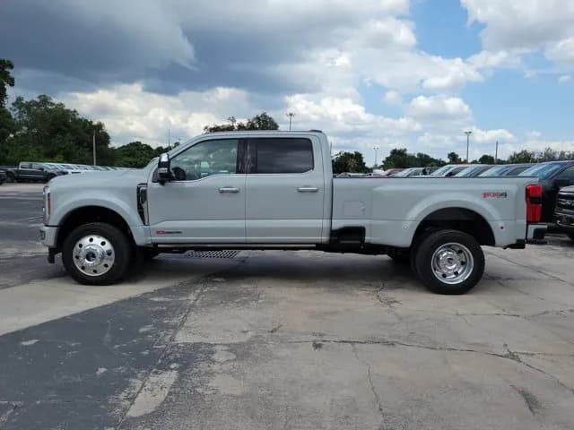 2026 Ford F-450 Crew Cab - Pickup