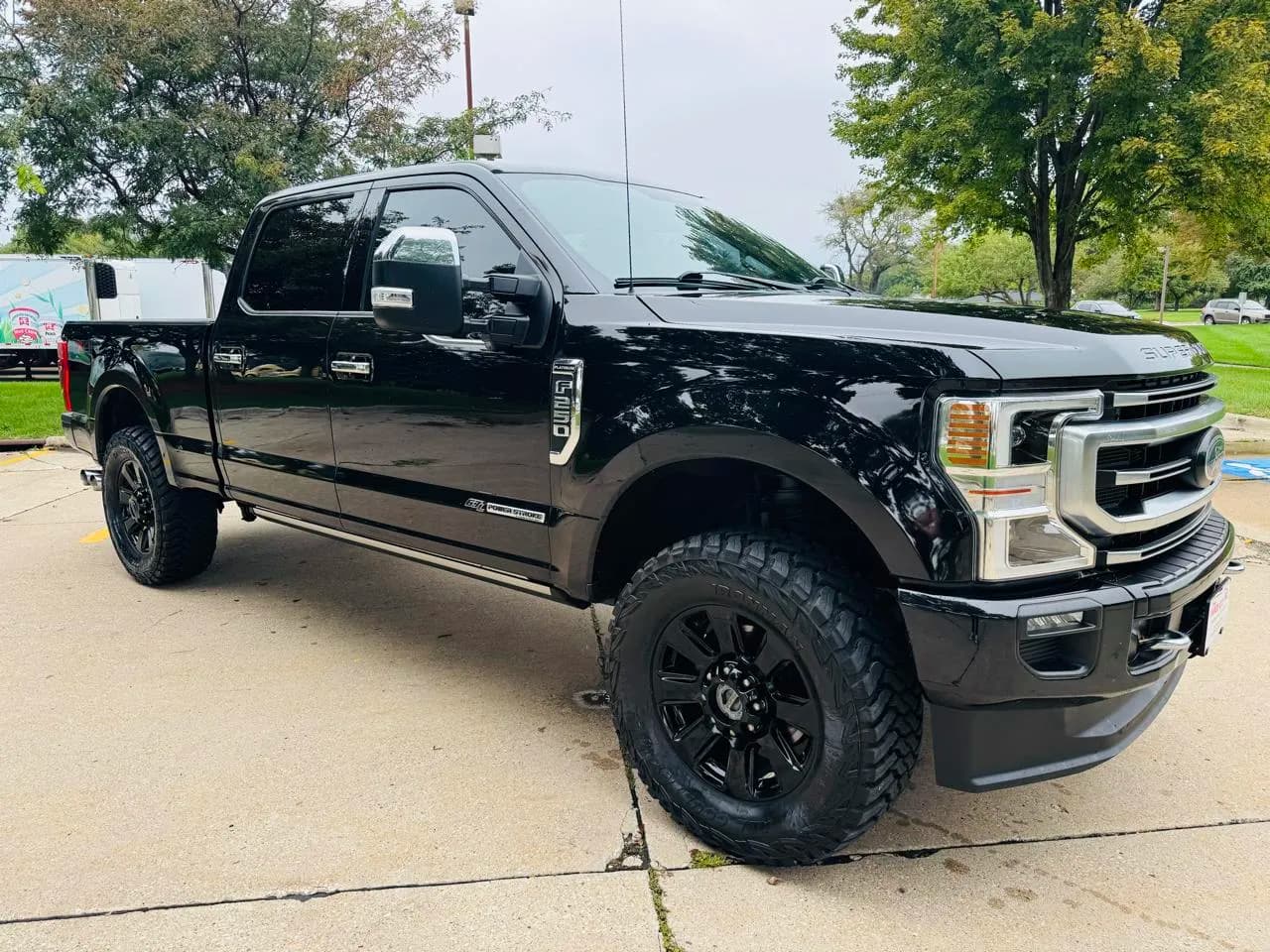 2021 Ford F-250 SD Platinum Crew Cab - Pickup