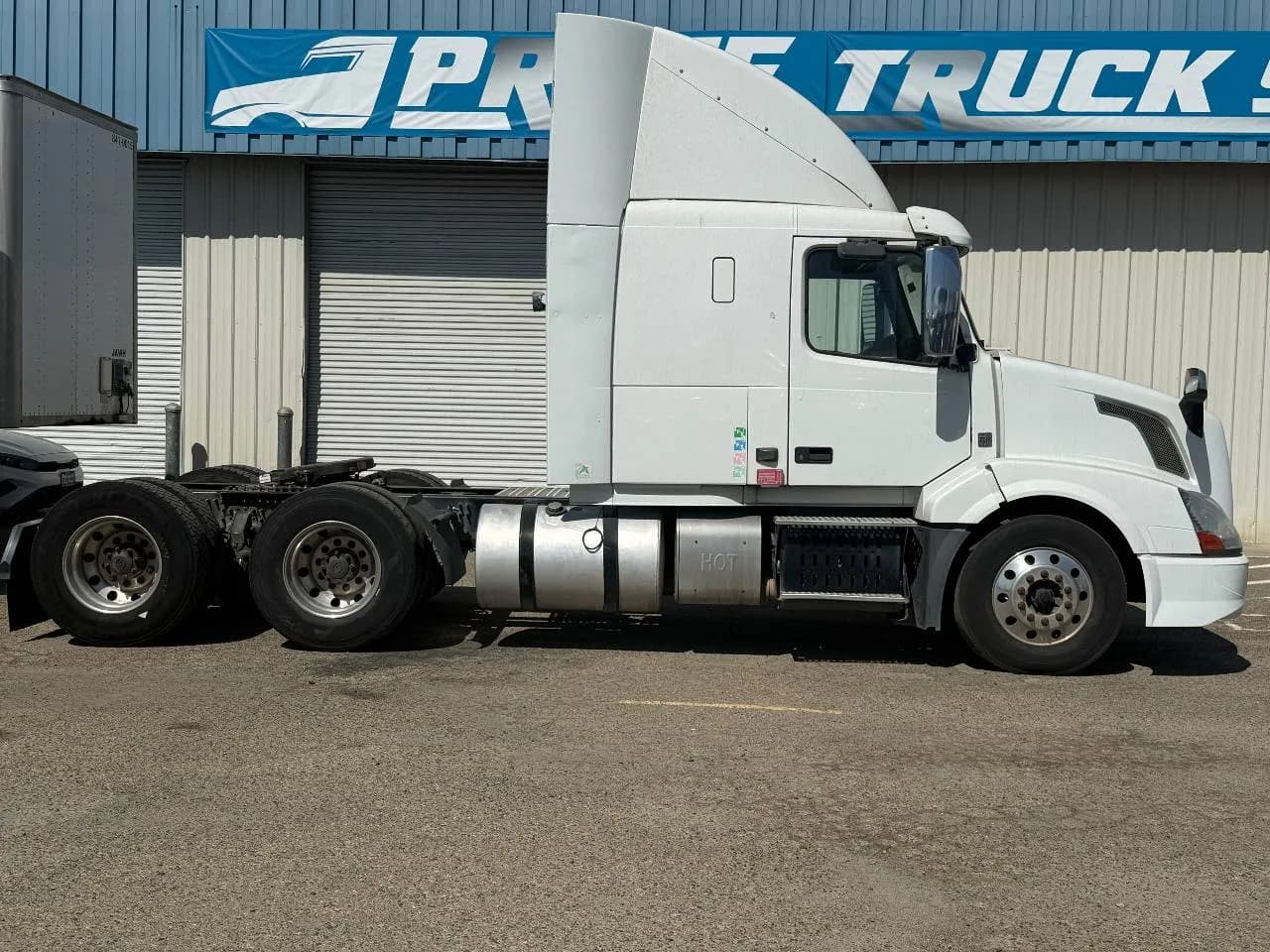 2017 Volvo VNL430 - Sleeper