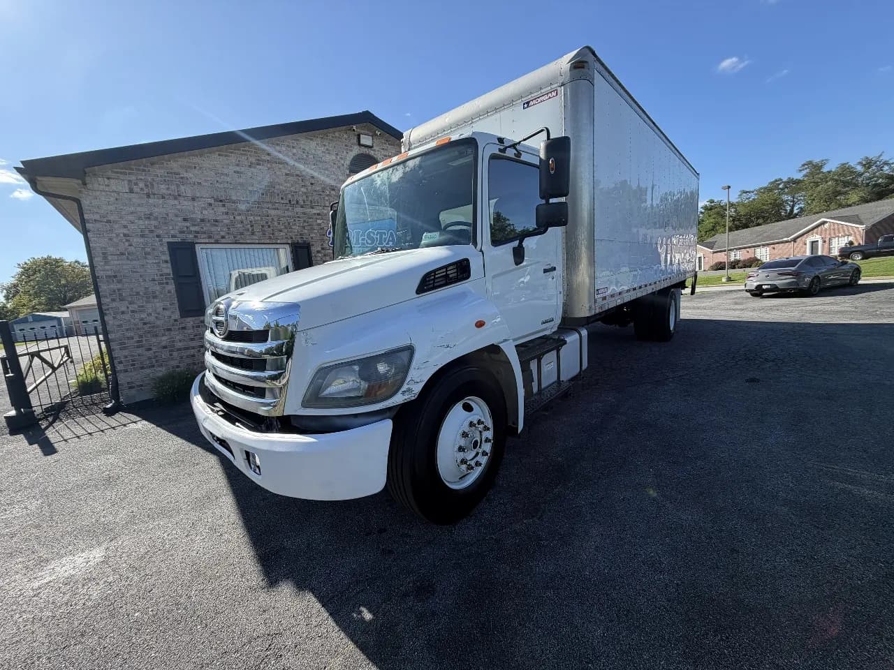 2016 Hino 268 - Box