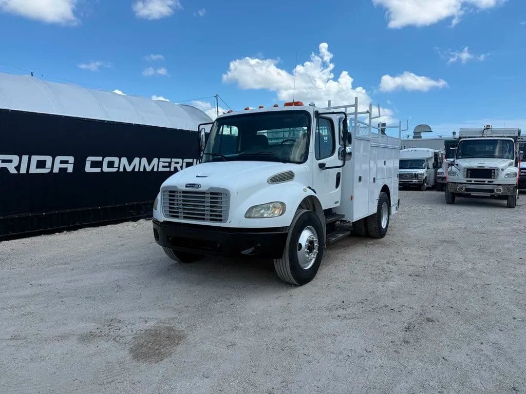 2007 Freightliner M2 - Service