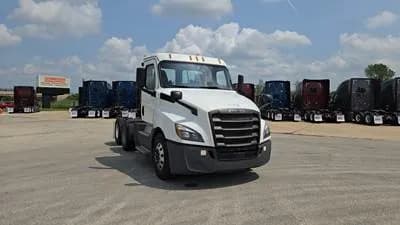 2019 Freightliner Cascadia - Day Cab
