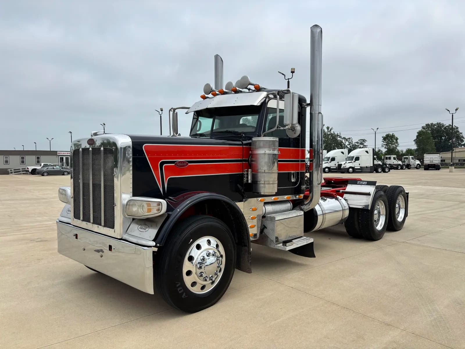 2014 Peterbilt 389 Glider - Glider Kit Trucks