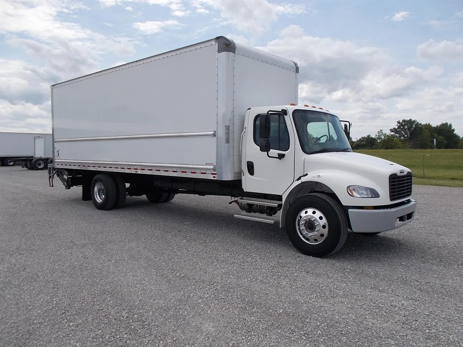 2022 FREIGHTLINER M2