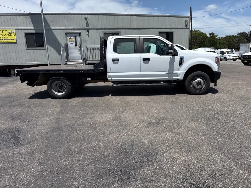 2022 Ford F-350 Crew Cab - Chassis