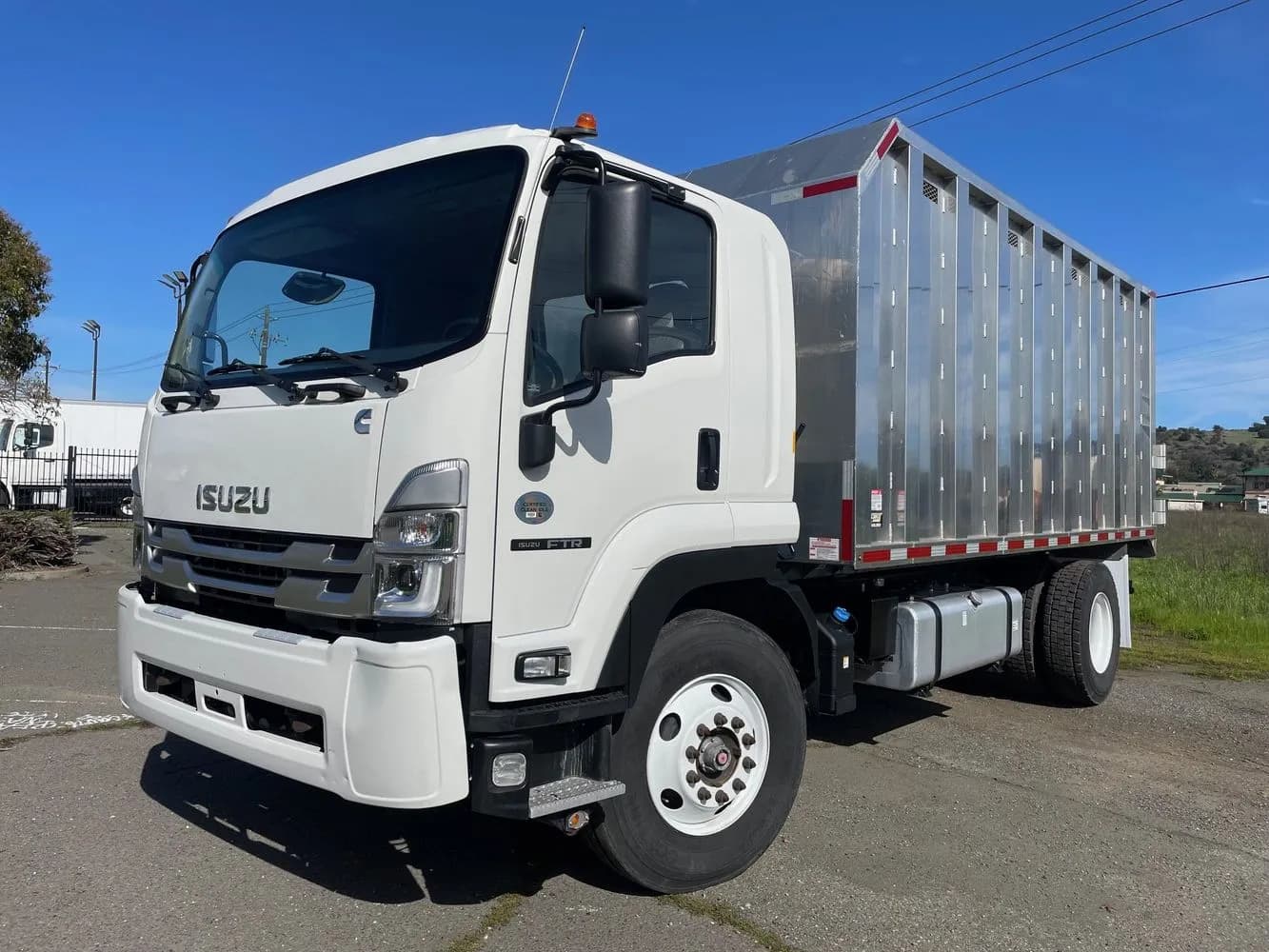 2022 Isuzu FTR - Chassis