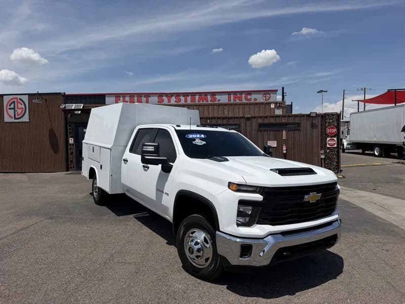 2024 Chevrolet Silverado 3500HD CC - Chassis