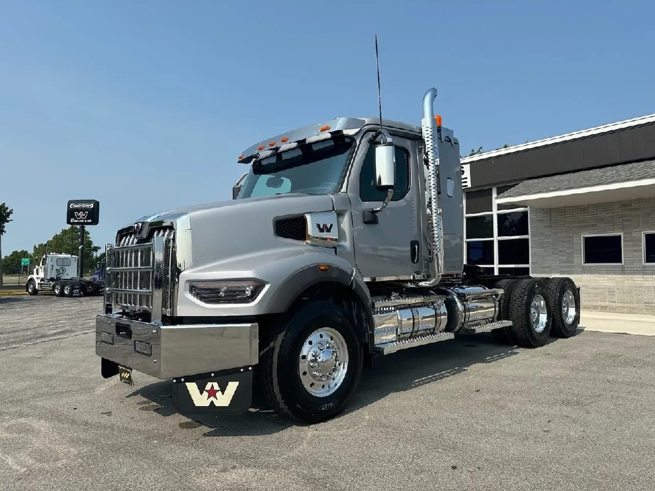 2027 Western Star 49X Tandem Axle - Sleeper