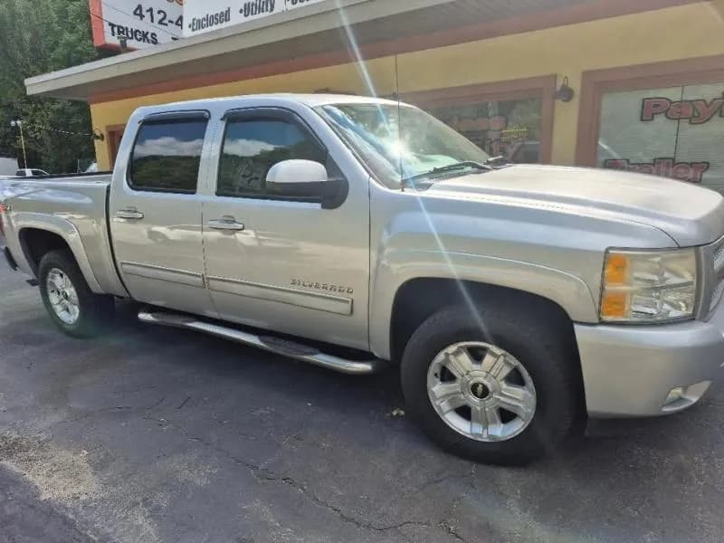 2010 Chevrolet Silverado 1500 LT1 Crew Cab - Pickup