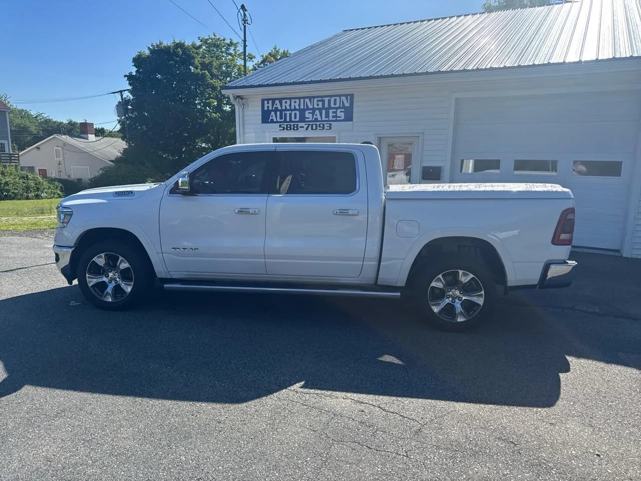 2019 Ram 1500 Laramie Crew Cab SWB - Pickup
