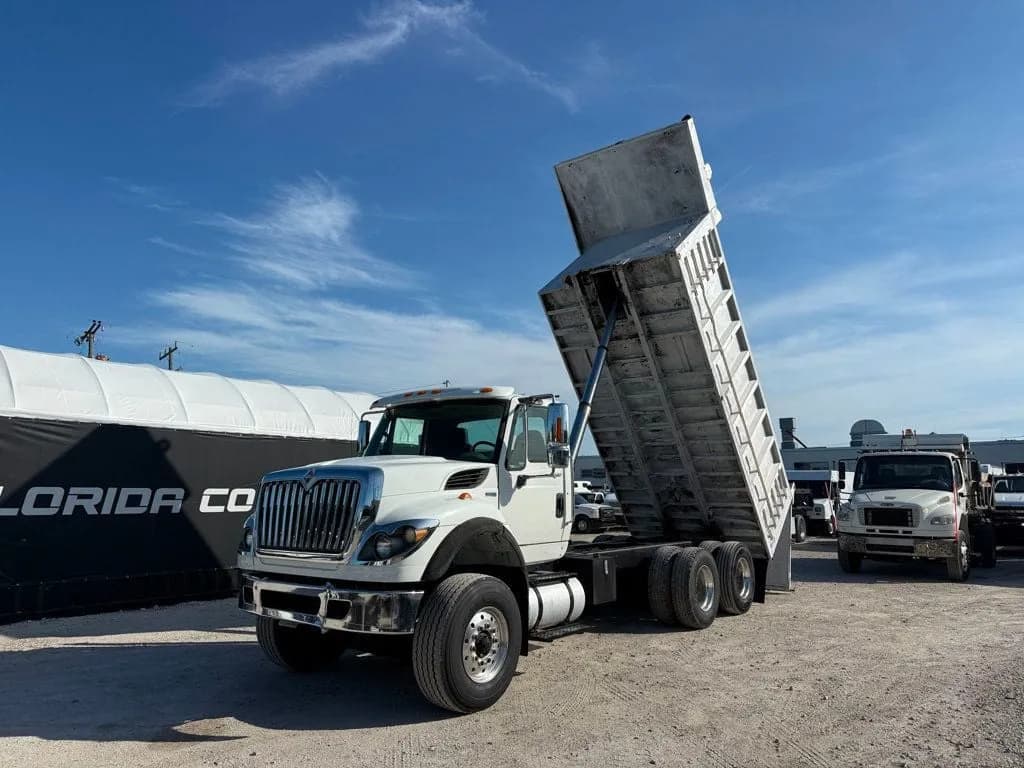 2013 International 7400 Tandem Axle - Dump