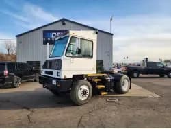 2017 Capacity SABRE5 - Yard Spotter Trucks