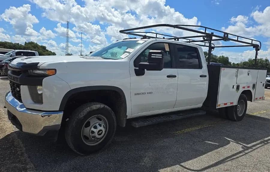 2022 Chevrolet Silverado 3500 HD CC - Chassis