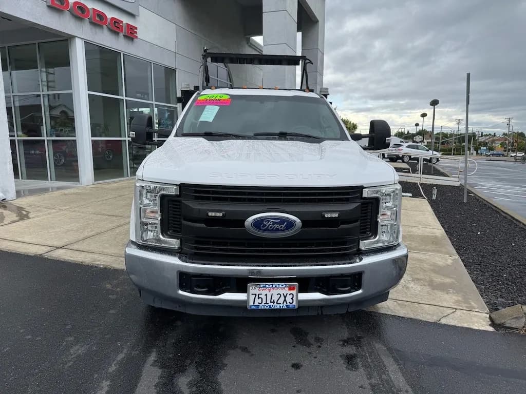 2019 Ford F-350 Chassis - Chassis