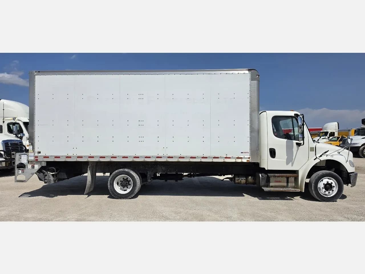 2020 Freightliner M2 106 - Box