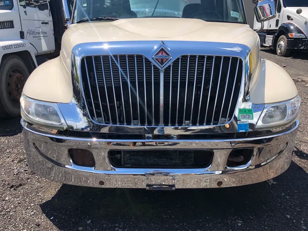 2007 International 4300 Hood