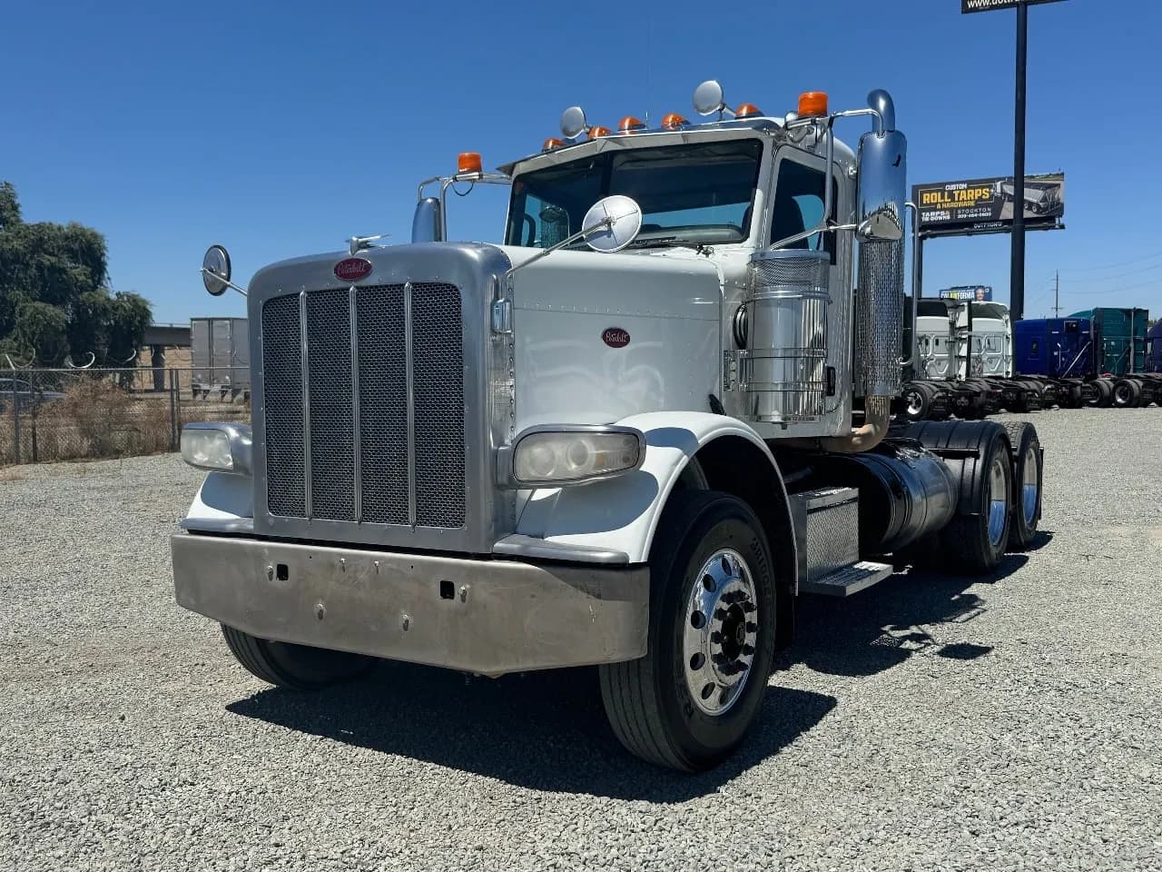 2015 Peterbilt 389 - Day Cab