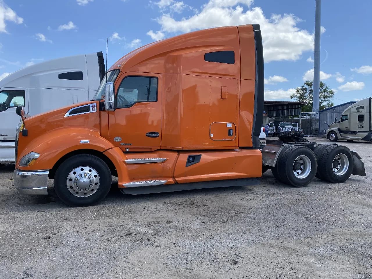 2019 Kenworth T680 Tandem Axle - Sleeper