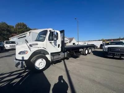 2015 Freightliner M2 106 - Flatbed