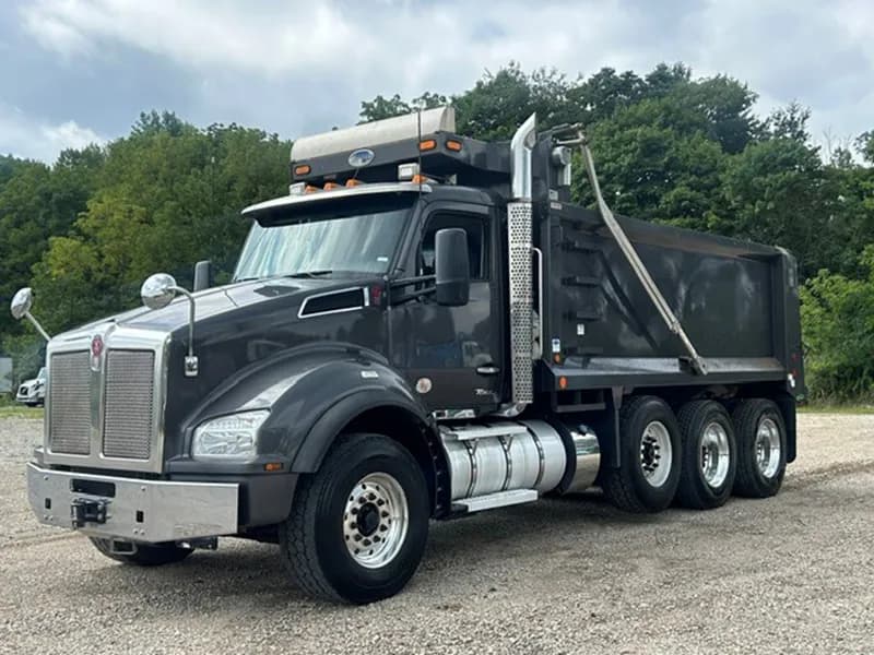 2023 Kenworth T880