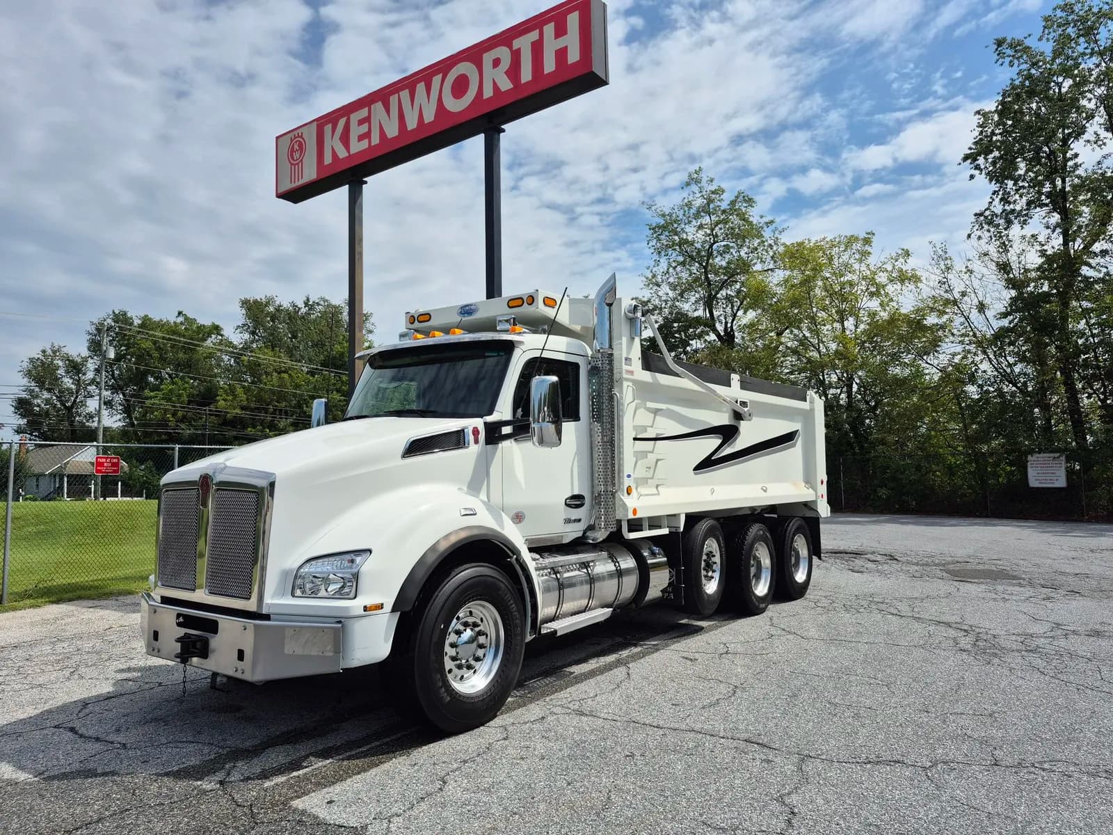 2024 Kenworth T880