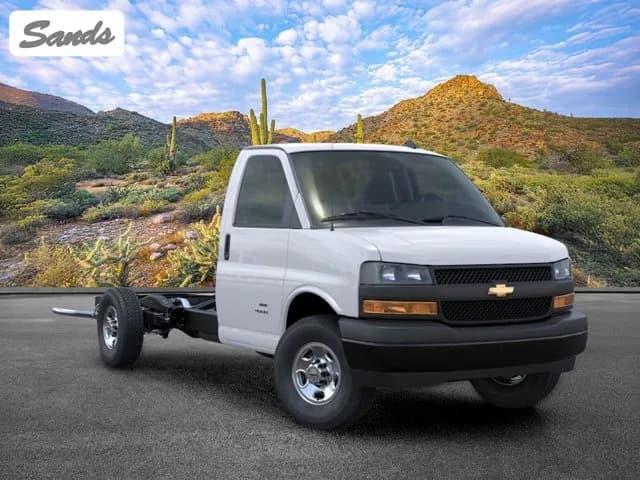 2025 Chevrolet Express 3500 - Box