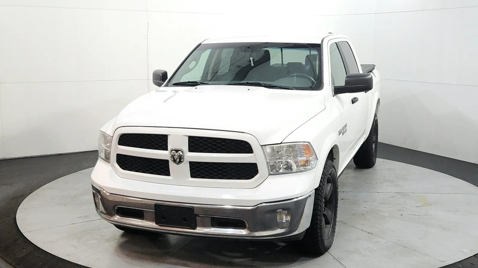 2017 Ram 1500 SLT - Pickup