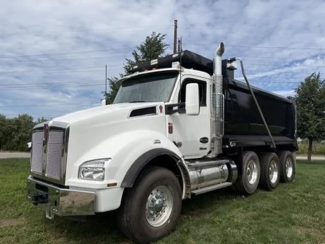 2025 KENWORTH T880