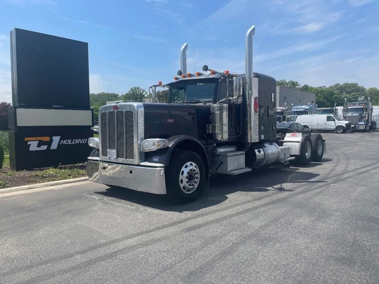 2022 Peterbilt 389 - Sleeper