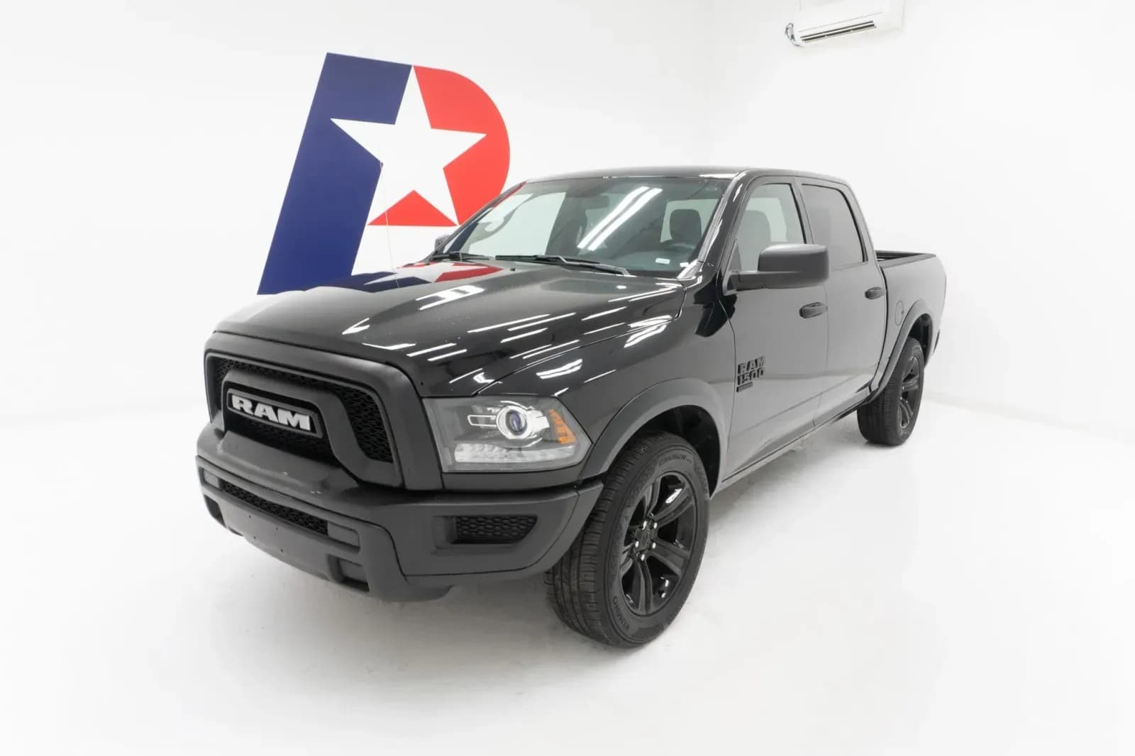 2024 Ram 1500 Classic - Pickup