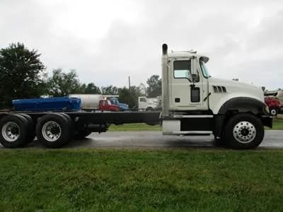 2013 Mack GU712 CAB AND - Chassis