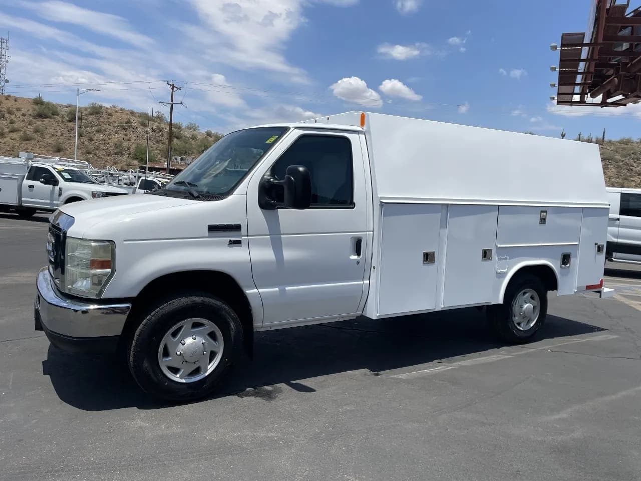 2014 Ford E350 - Box
