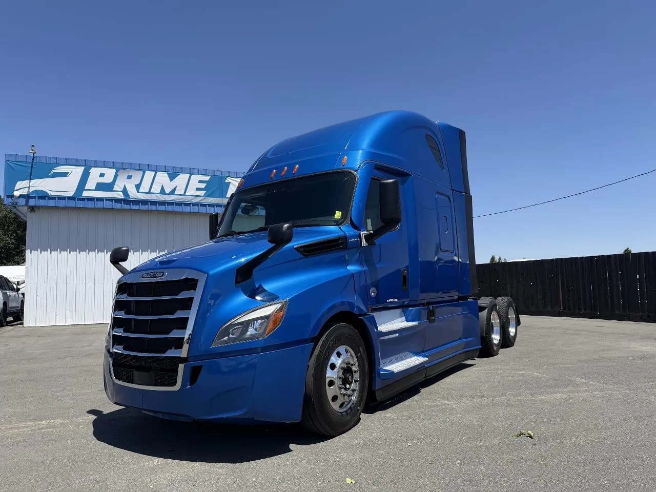 2022 Freightliner Cascadia - Sleeper