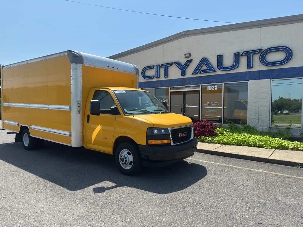 2021 GMC Savana 3500 - Box