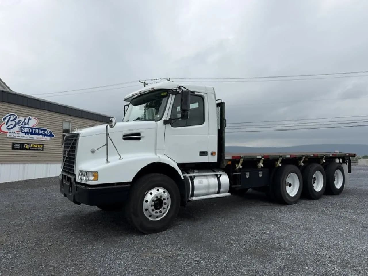 2006 Volvo VHD - Flatbed