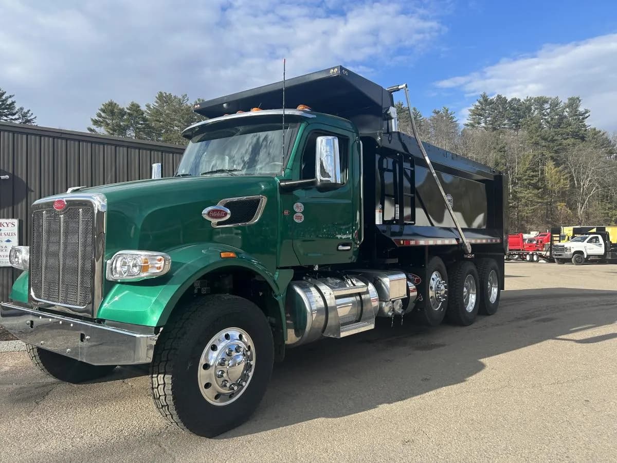 2025 PETERBILT 567 - Dump