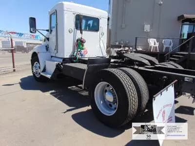 2011 Kenworth K370 Day Cab Truck - Day Cab