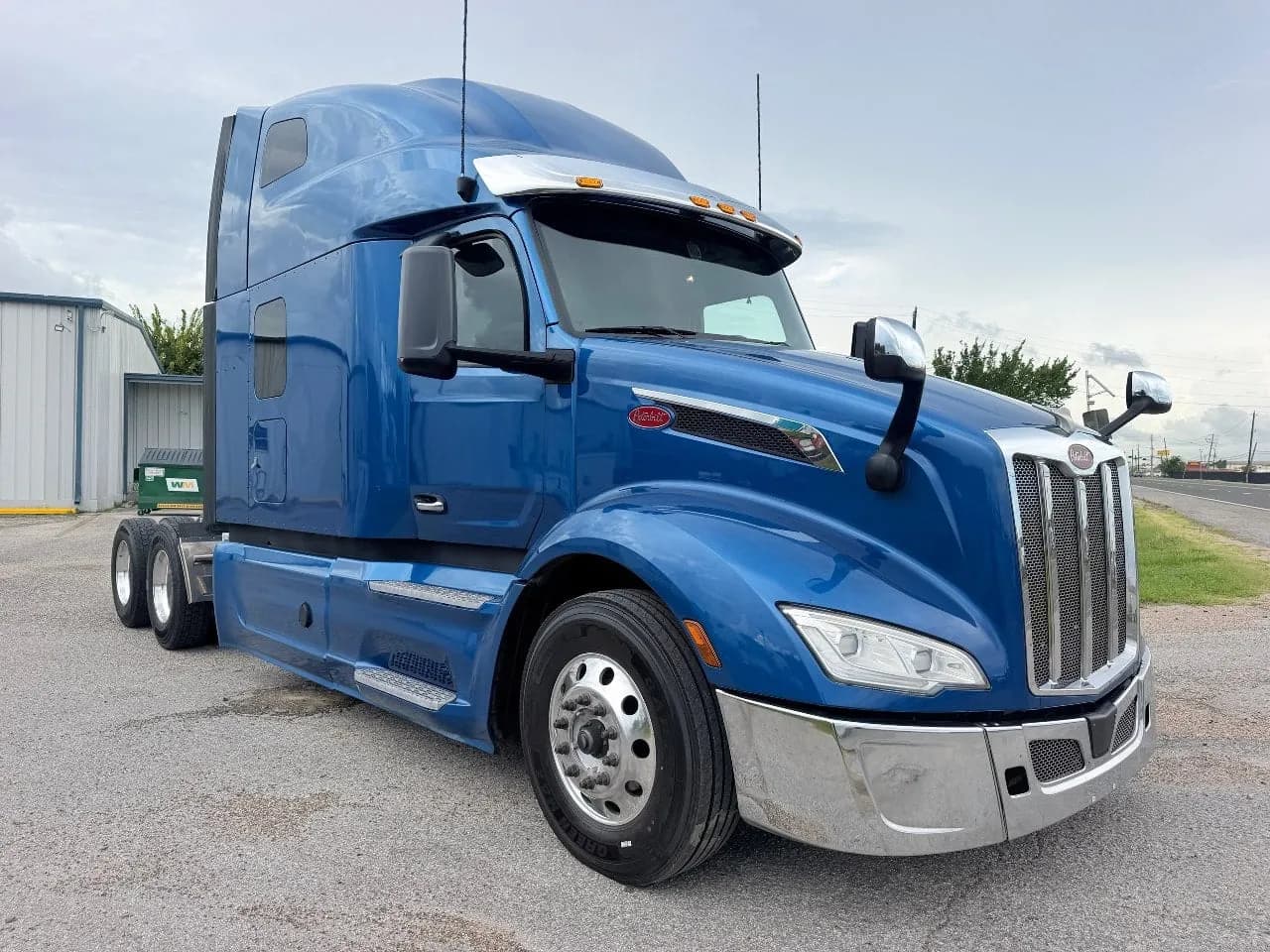2023 Peterbilt 579 Tandem Axle