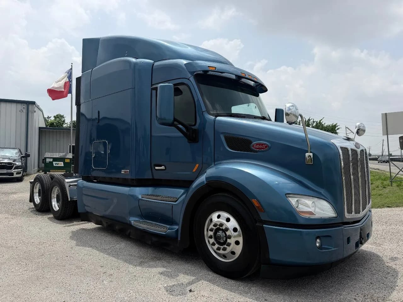 2019 Peterbilt 579 Tandem Axle - Sleeper