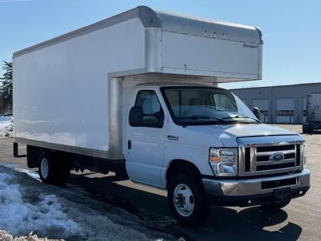 2017 Ford E450 - Box