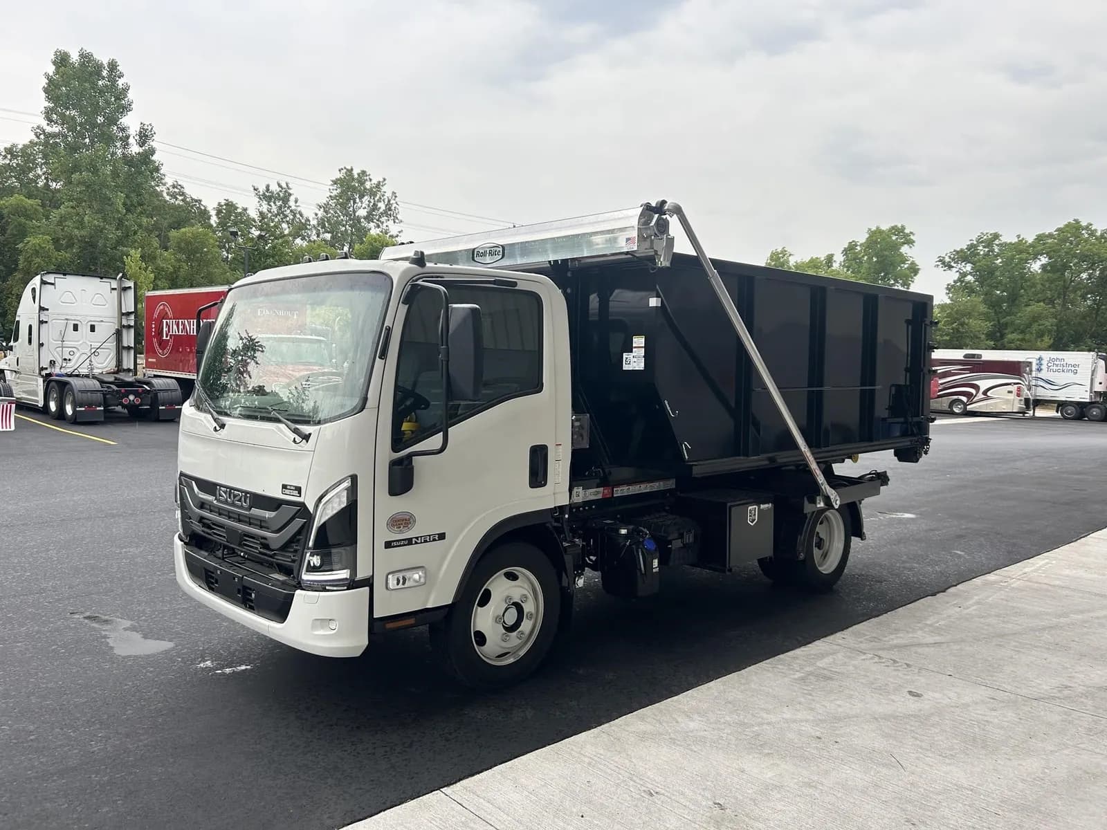 2025 Isuzu NRR - Garbage