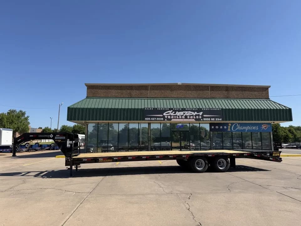 2027 Diamond T DTF 32 X 102 - Flatbed