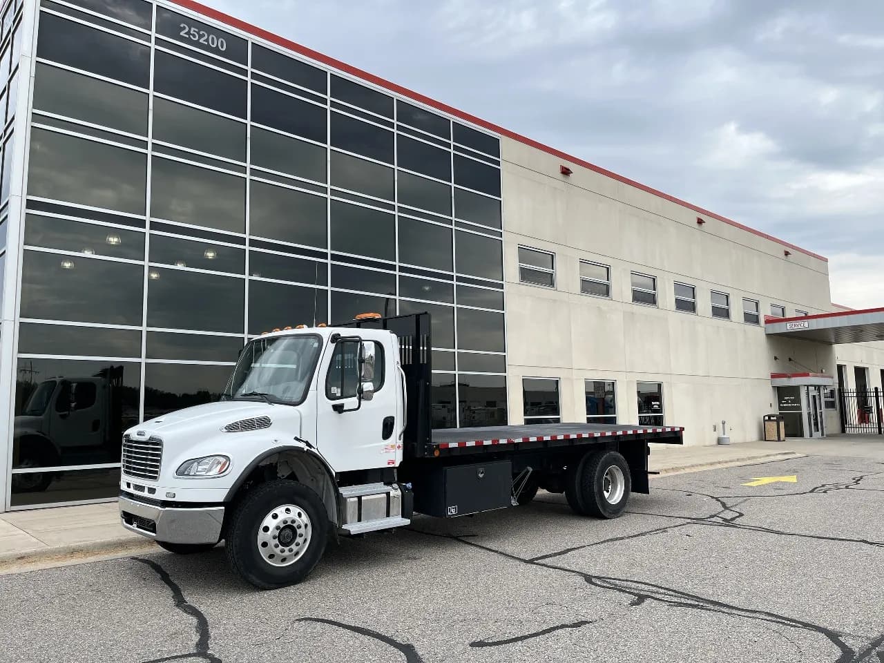 2024 Freightliner M2